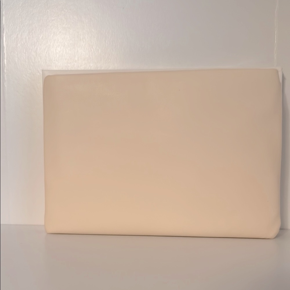 Dior Cream Cosmetic Bag with Iconic CD Logo - Picture 3 of 5